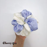 Bicolor scunchie with pearls trim