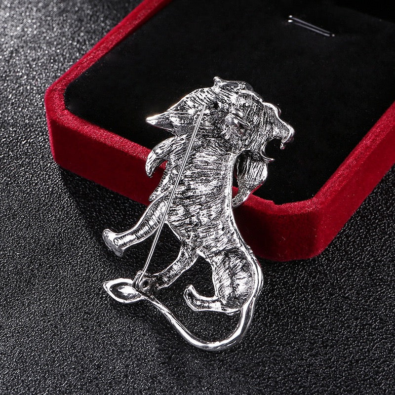 PIN-LION